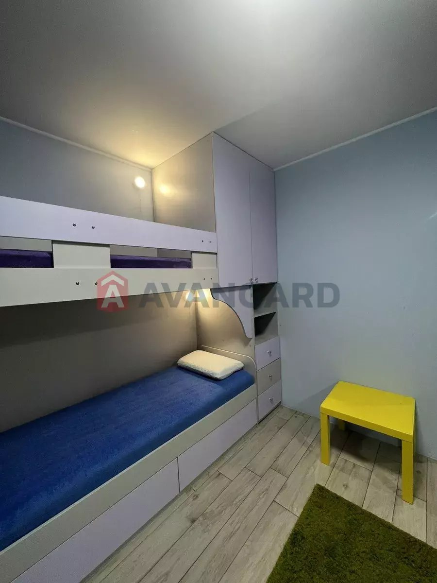 3 ����. ��������, 67/-/10 ��. �., 7/12 ���� ���� 6