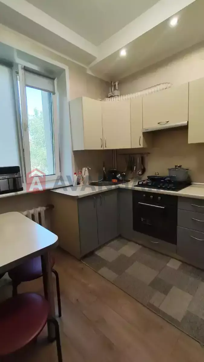 3 ����. ��������, 65/-/- ��. �., 2/2 ���� ���� 20