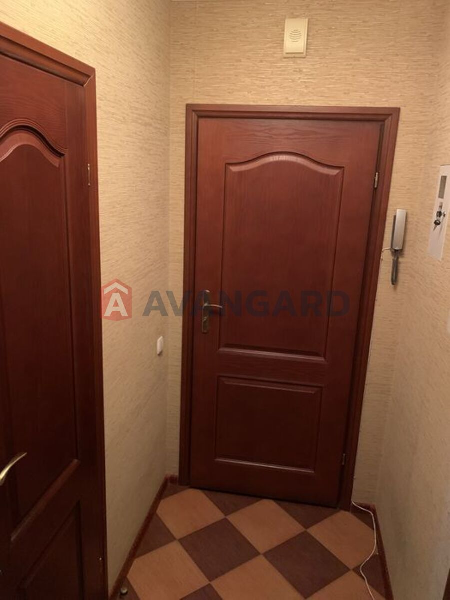 3 ��. ��������, 57/-/6 ��. �., 4/5 ������ ���� 8