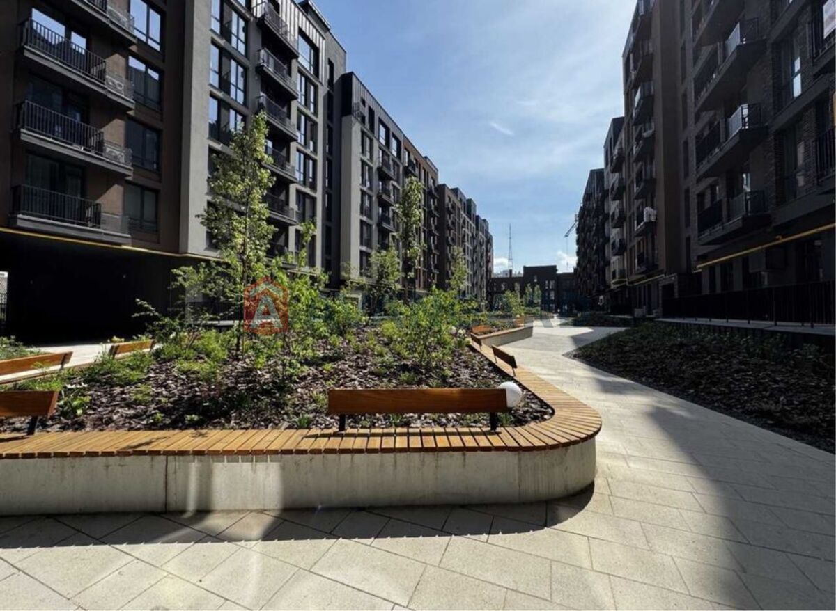 2 ��. ��������, 67/33/18 ��. �., 2/7 ������ ���� 3