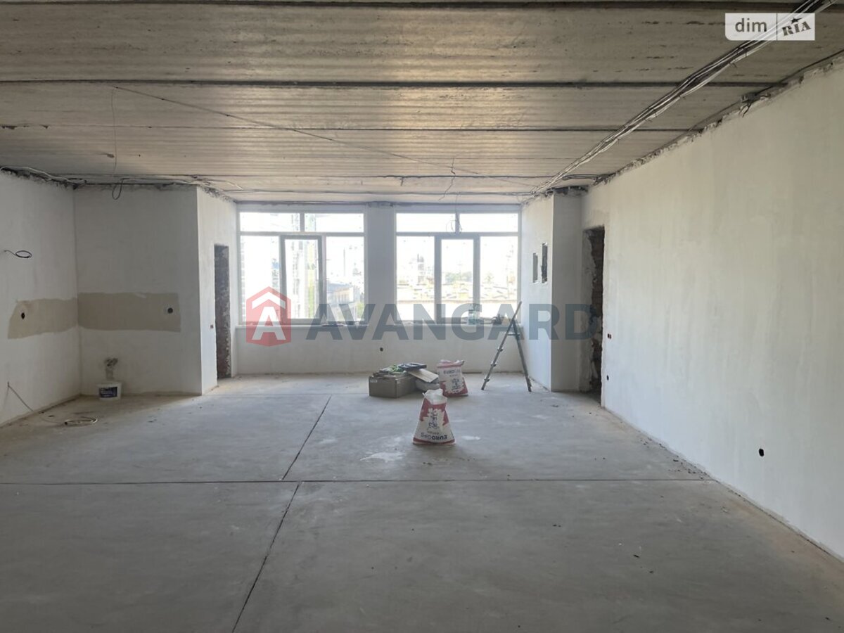 2 ��. ��������, 82/56/5 ��. �., 6/15 ������ ���� 25