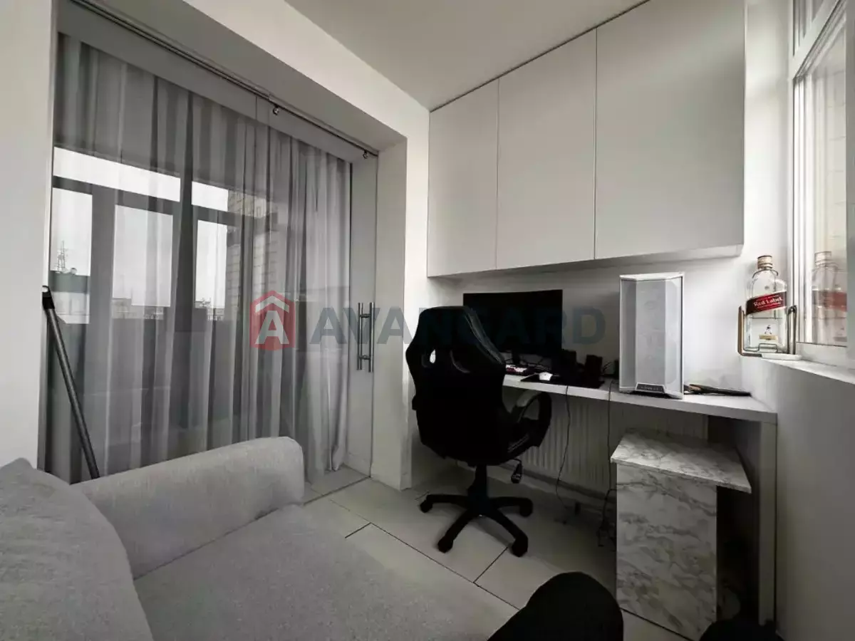 3 ��. ��������, 65/40/9 ��. �., 8/9 ������ ���� 18