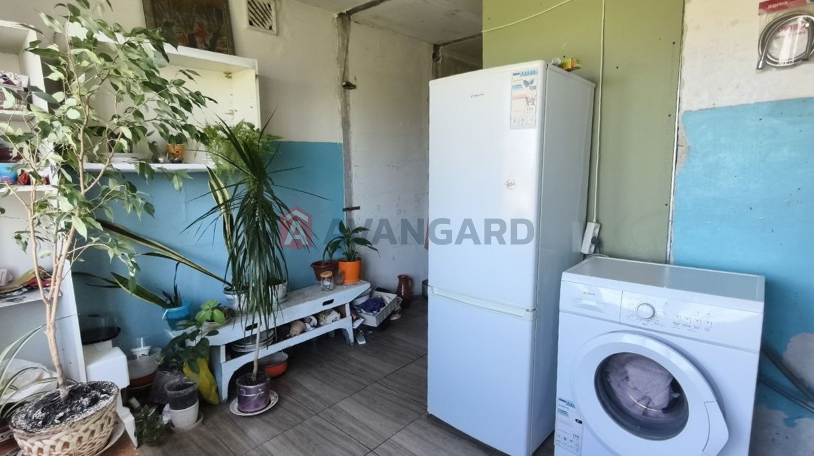 3 ����. ��������, 68/45/12 ��. �., 5/9 ���� ���� 12