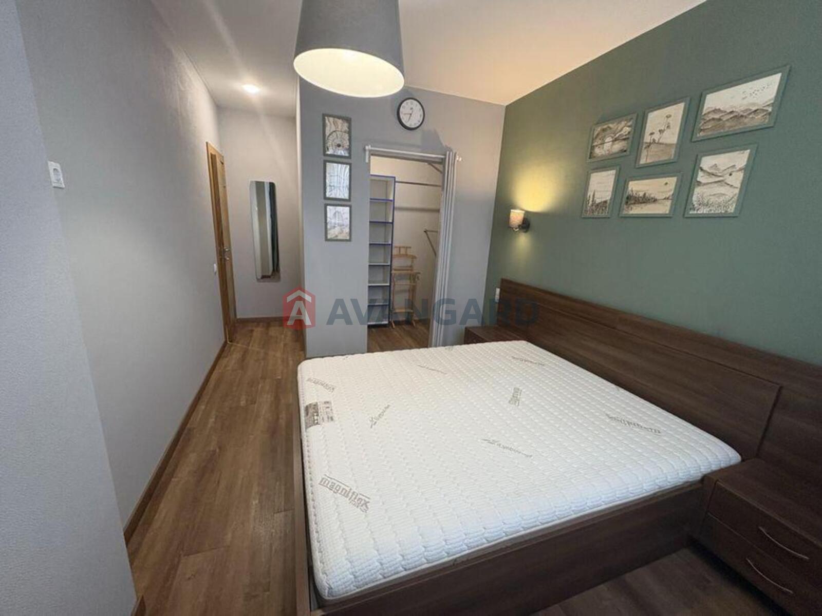 3 ����. ��������, 89/-/30 ��. �., 8/17 ���� ���� 7