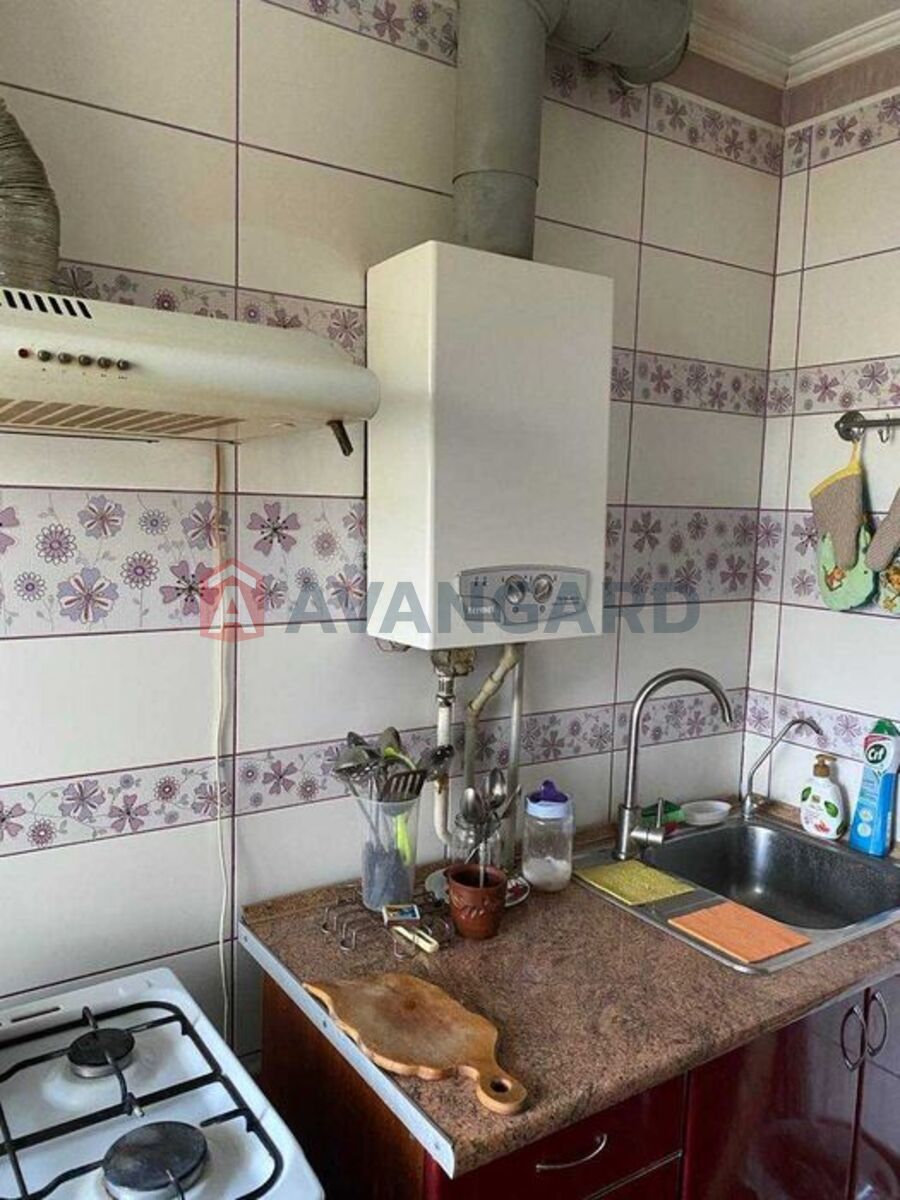 3 ��. ��������, 64/-/8 ��. �., 5/5 ������ ���� 4