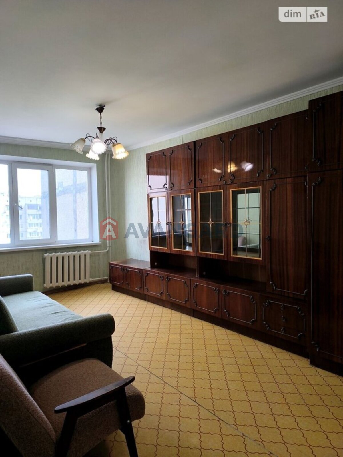 3 ��. ��������, 63/38/8 ��. �., 7/9 ������ ���� 2