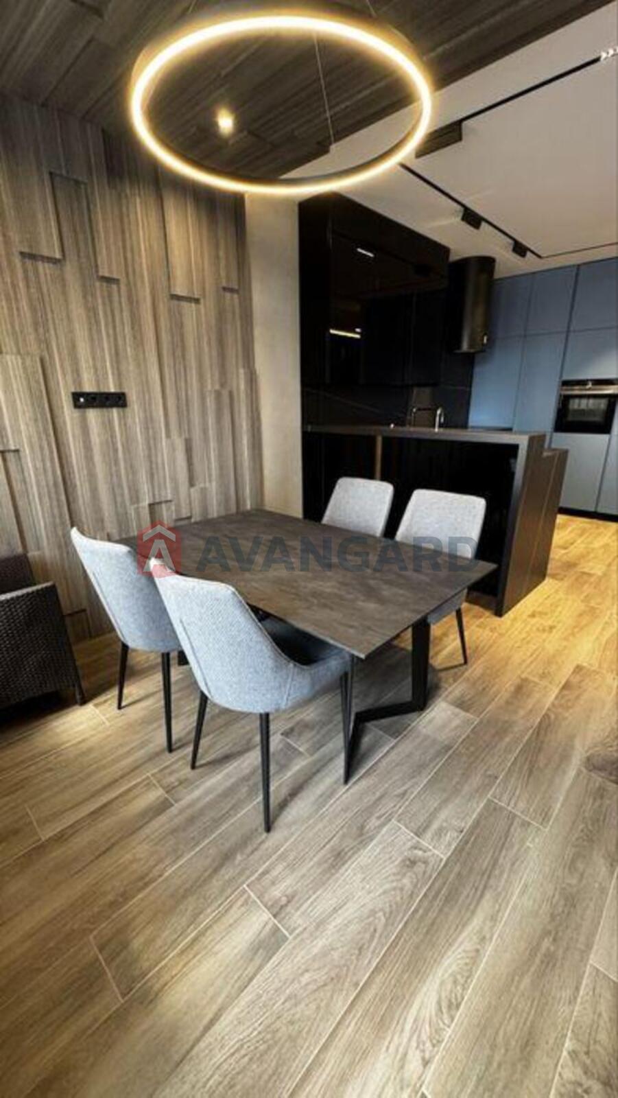 2 ��. ��������, 76/-/23 ��. �., 17/24 ������ ���� 14