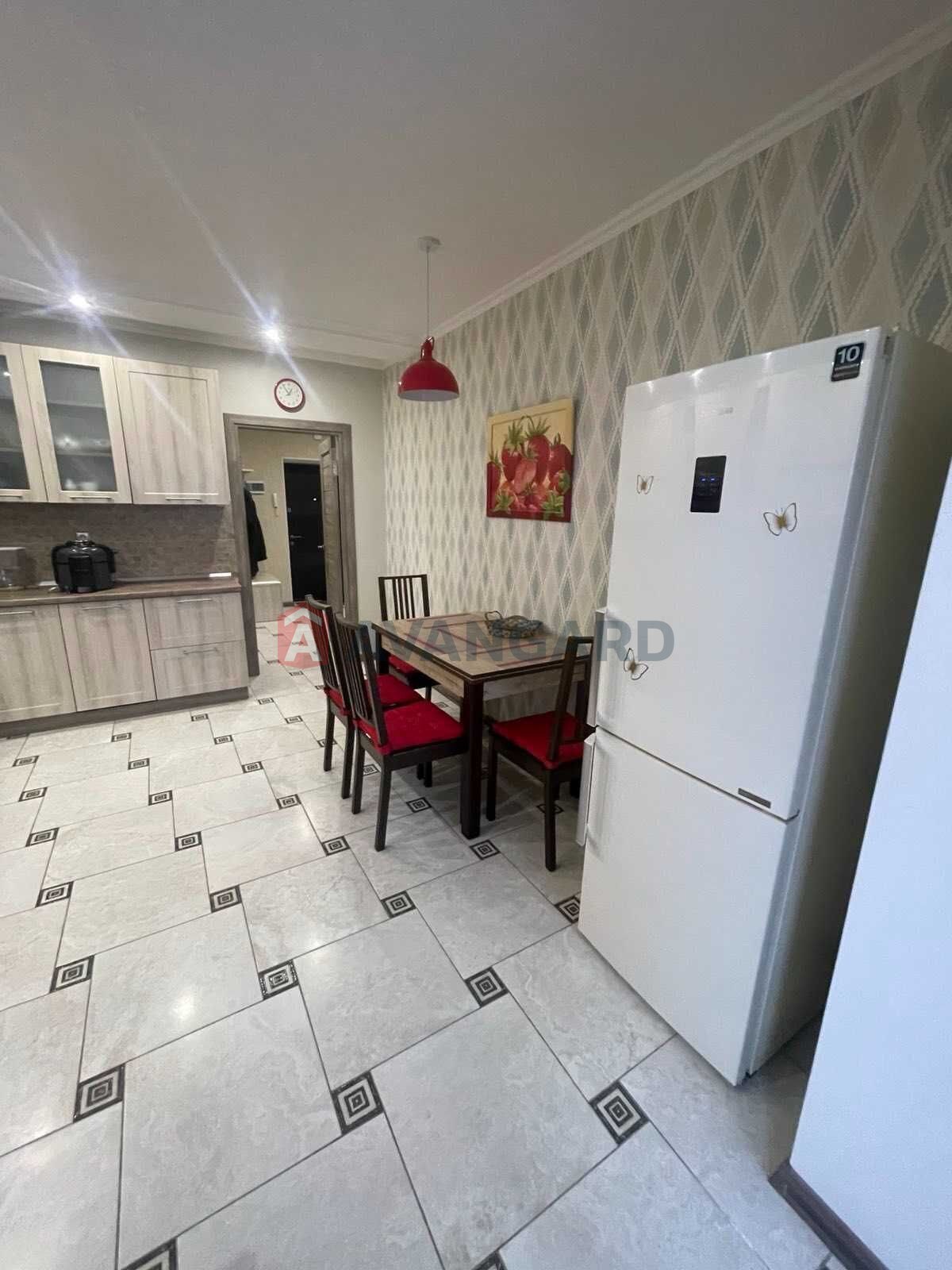 2 ��. ��������, 79,9/43,6/18,1 ��. �., 10/10 ������ ���� 11