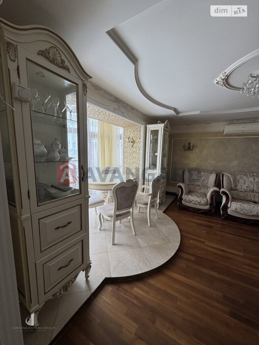 3 ��. ��������, 65/-/- ��. �., 5/5 ������ ���� 8