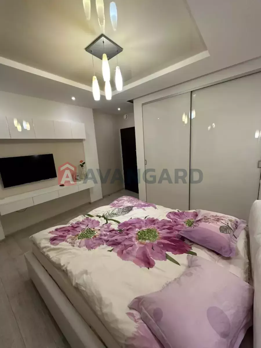 4 ��. ��������, 108/100/- ��. �., 8/17 ������ ���� 3