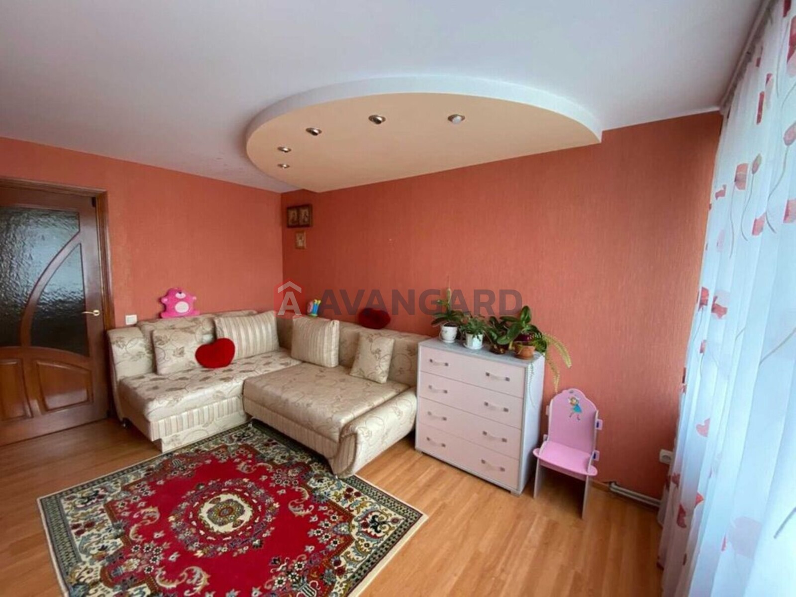 3 ��. ��������, 102/-/18 ��. �., 8/10 ������ ���� 14