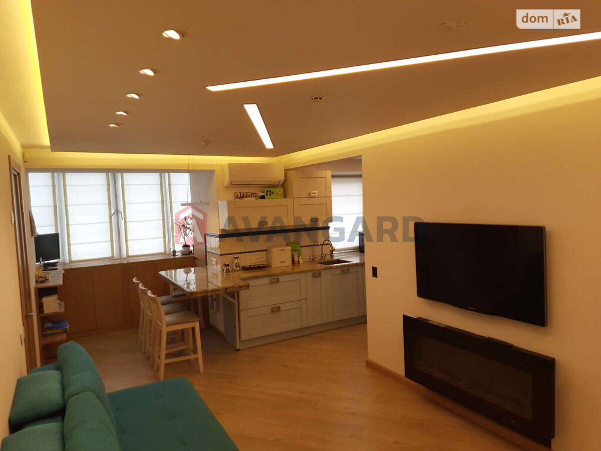 3 ��. ��������, 49/-/- ��. �., 3/4 ������ ���� 6