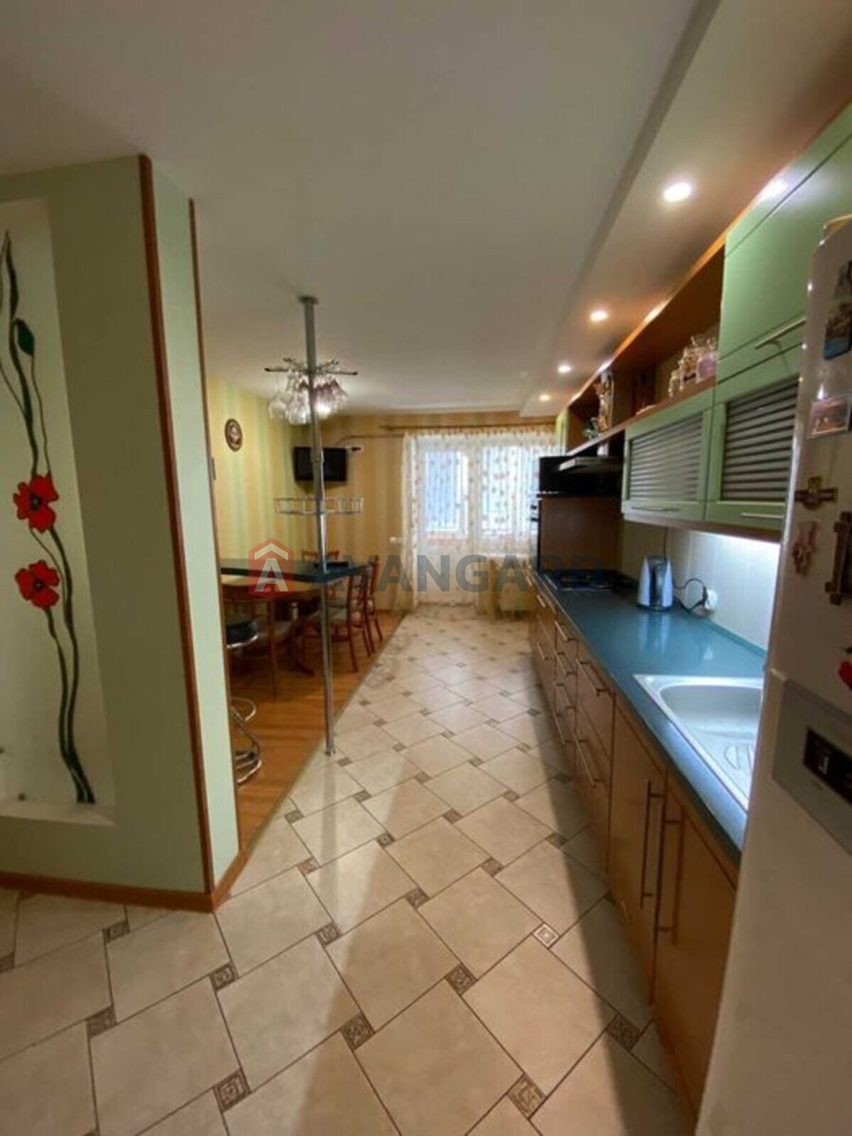 3 ��. ��������, 102/-/18 ��. �., 8/10 ������ ���� 8