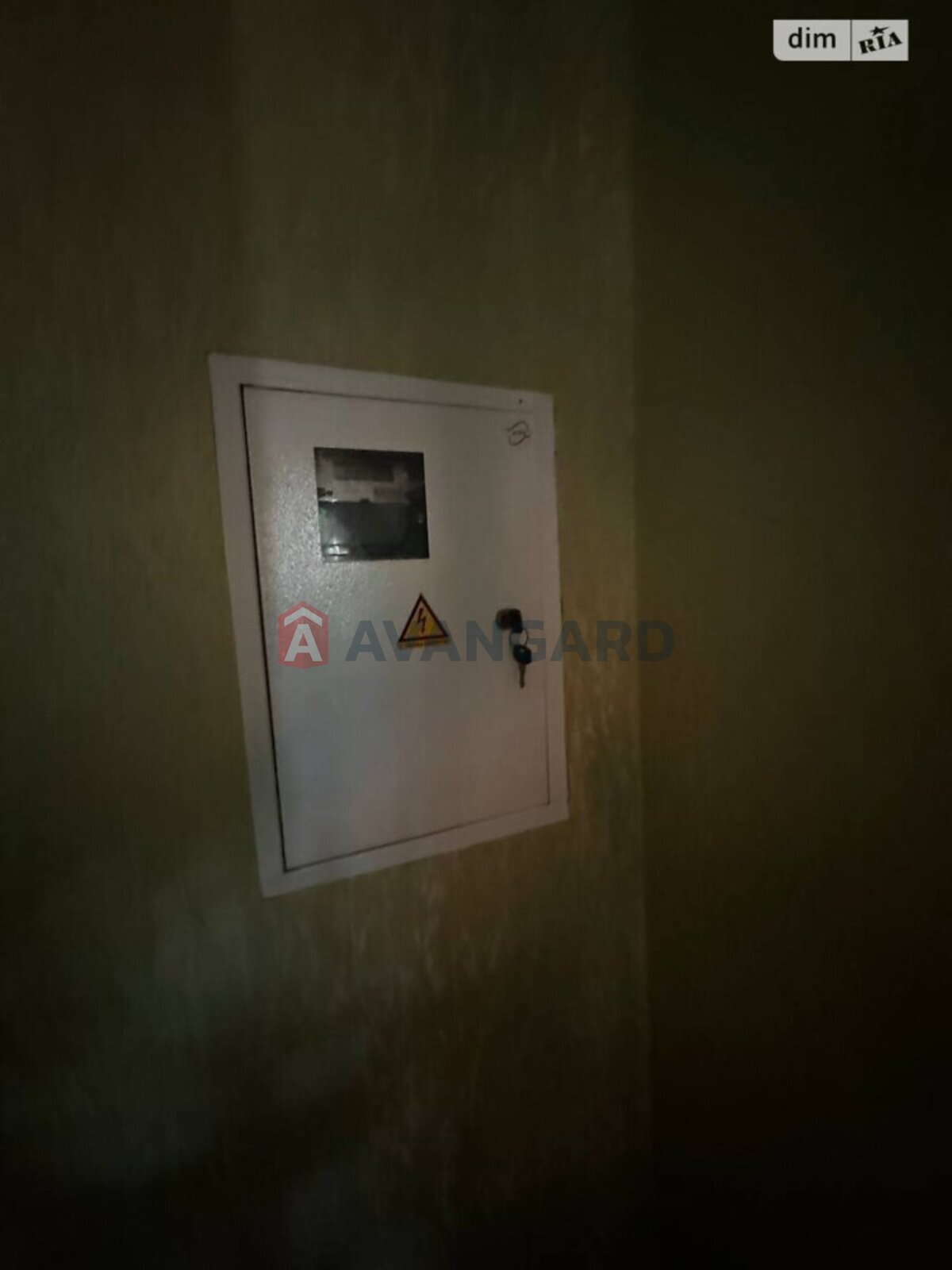 3 ����. ��������, 70/40/7 ��. �., 1/6 ���� ���� 20