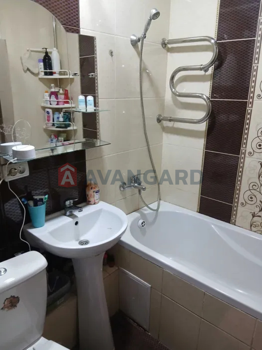 3 ����. ��������, 56/-/6 ��. �., 5/5 ���� ���� 4