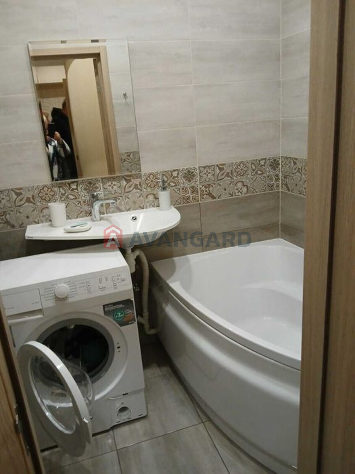 2 ��. ��������, 51/-/7 ��. �., 2/3 ������ ���� 6