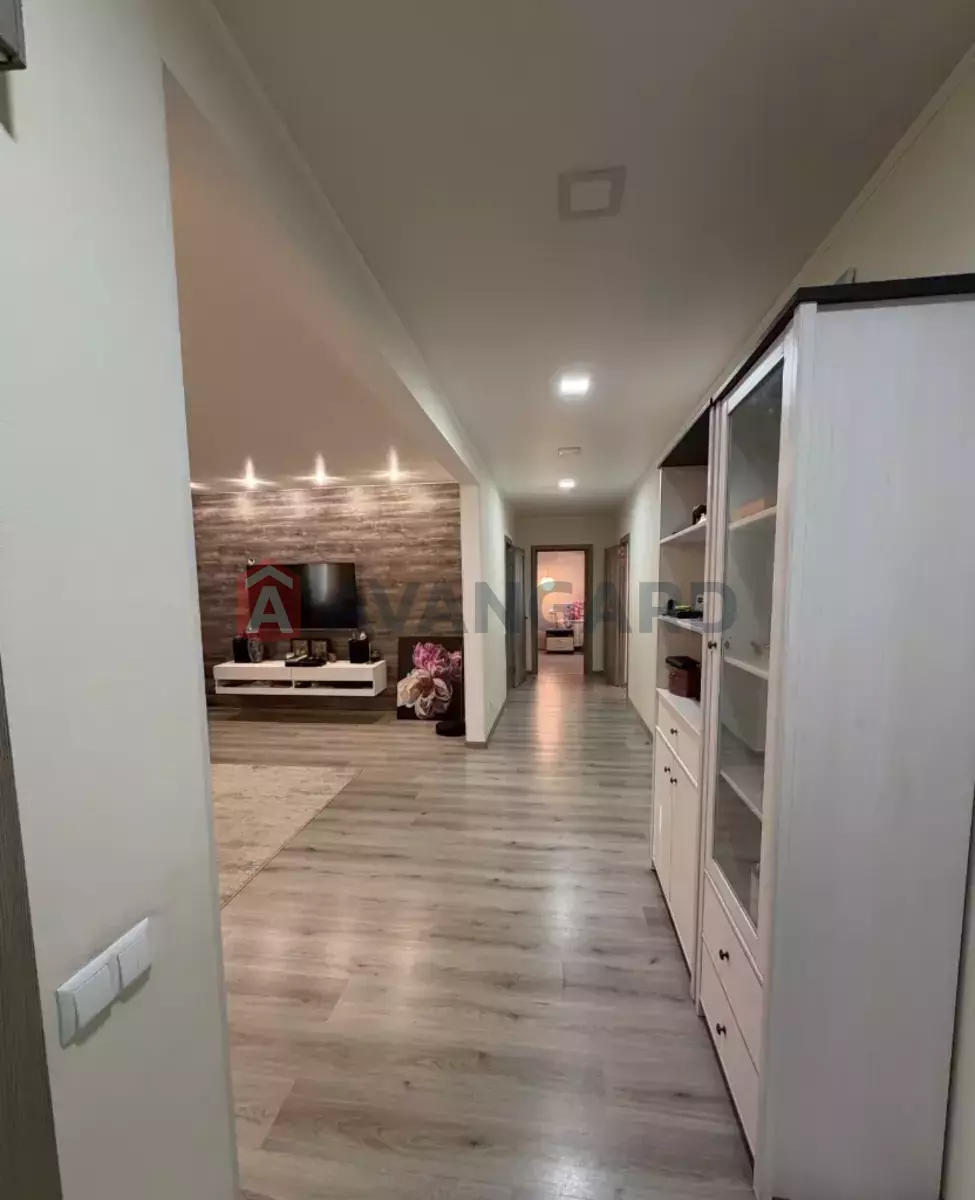 4 ����. ��������, 102/-/- ��. �., 5/9 ���� ���� 4