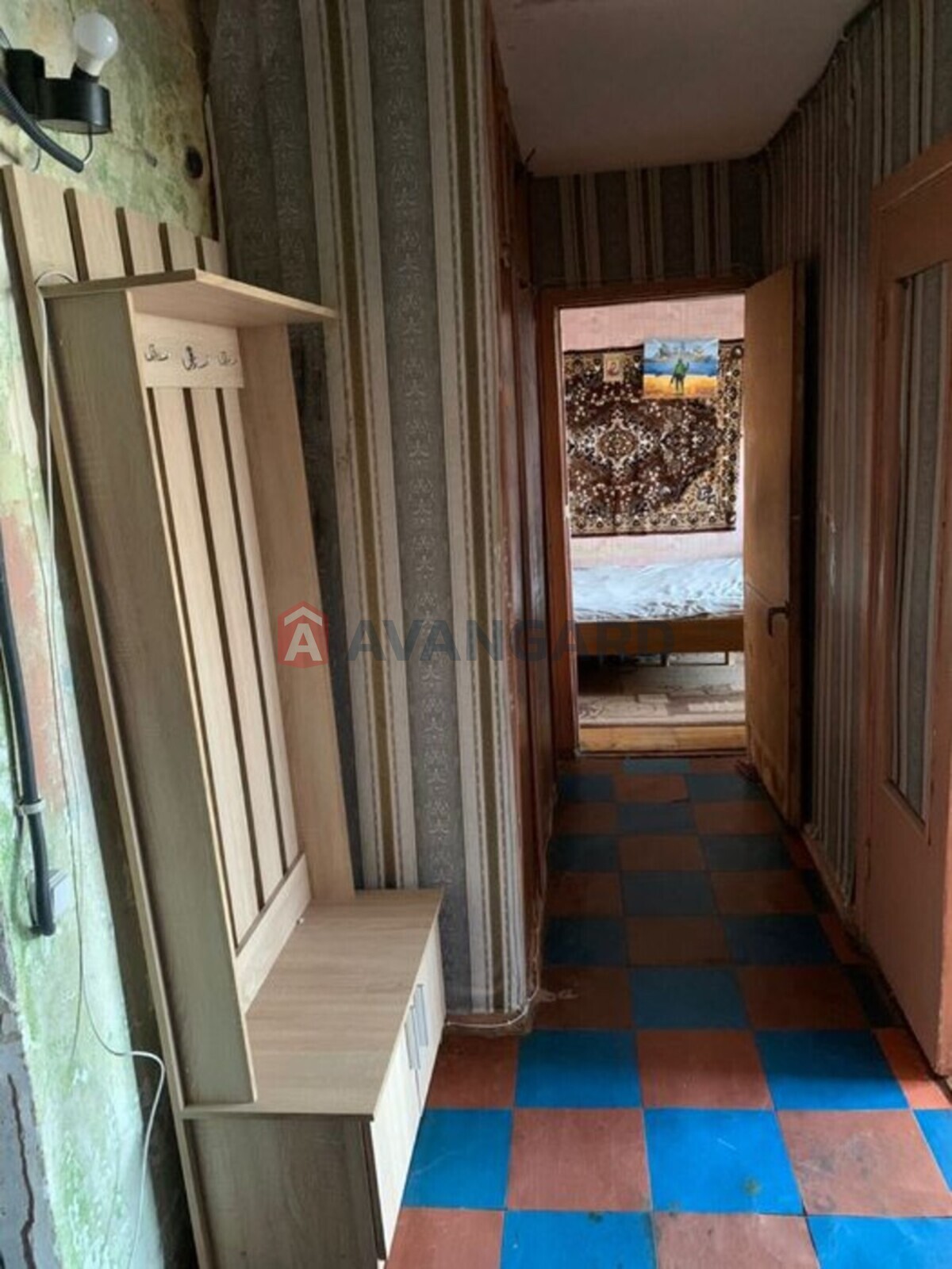 2 ��. ��������, 49/-/7 ��. �., 9/9 ������ ���� 4