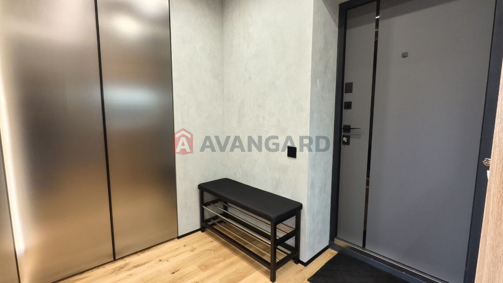 2 ��. ��������, 52/-/18 ��. �., 5/5 ������ ���� 14