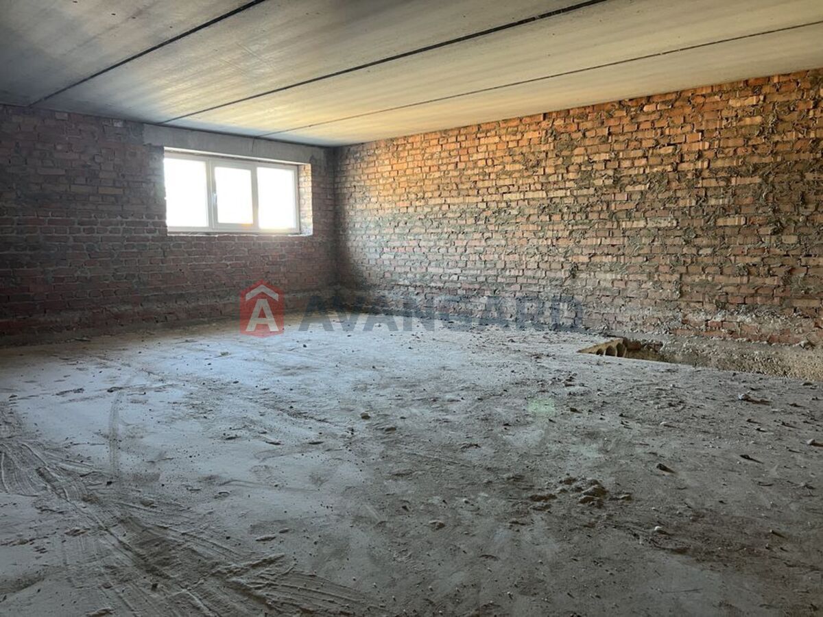 3 ��. ��������, 115/-/16 ��. �., 9/10 ������ ���� 23