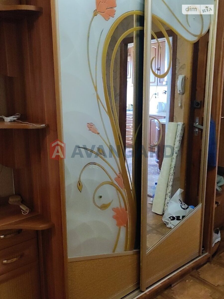 3 ��. ��������, 64/50/9 ��. �., 8/10 ������ ���� 2