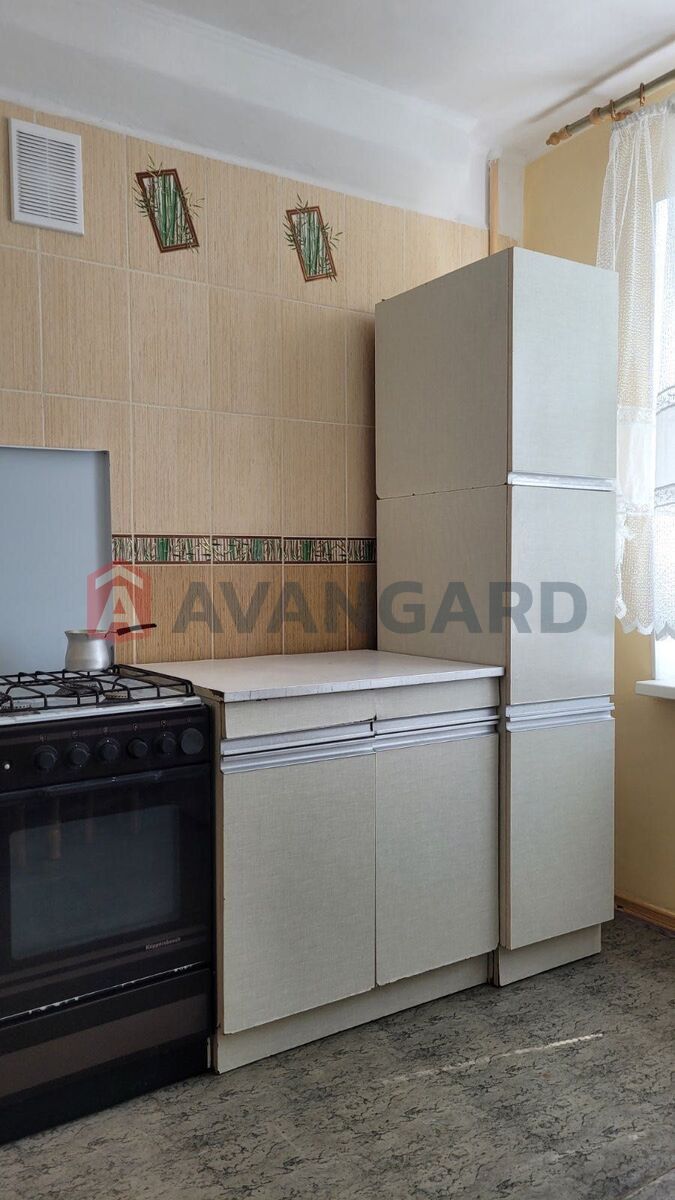 2 ��. ��������, 50/-/10 ��. �., 7/9 ������ ���� 9