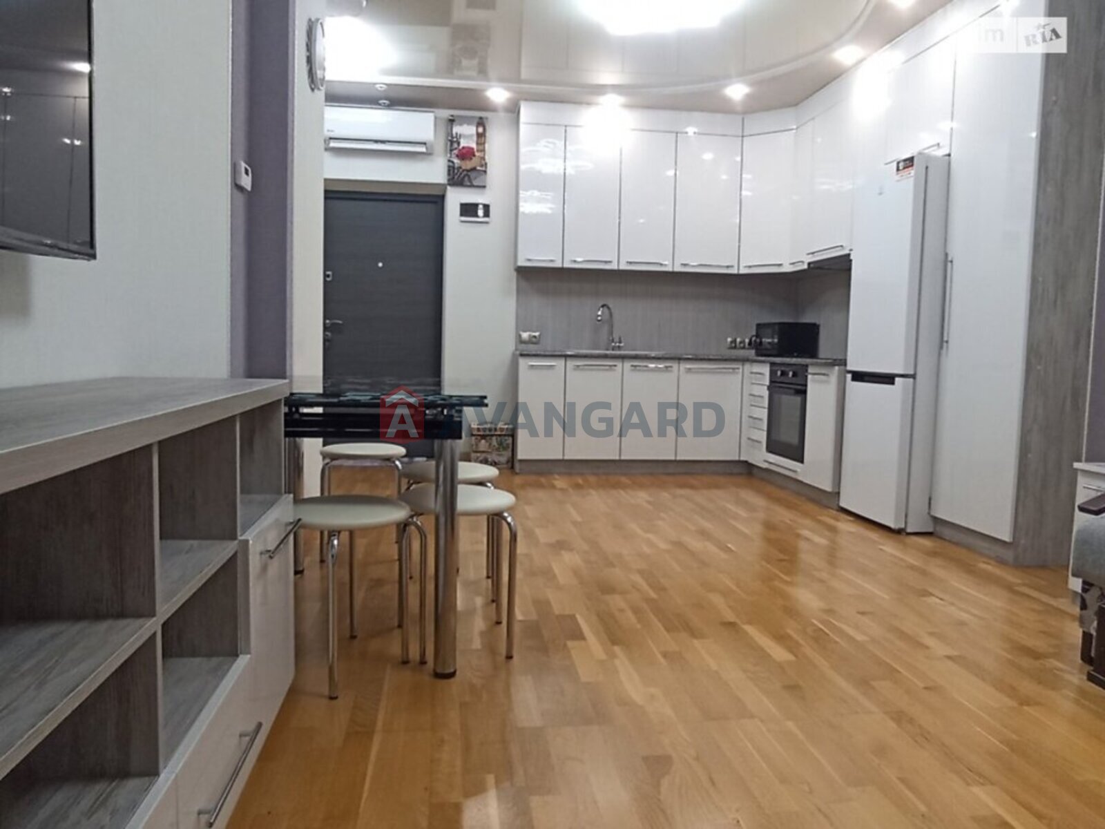 1 ����. ��������, 40/-/- ��. �., 6/16 ���� ���� 4