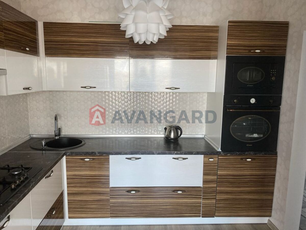 1 ��. ��������, 38/-/11 ��. �., 9/10 ������ ���� 13