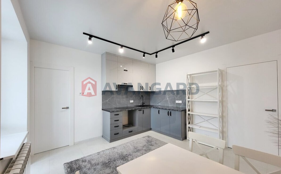 2 ��. ��������, 84/41/14 ��. �., 5/8 ������ ���� 5