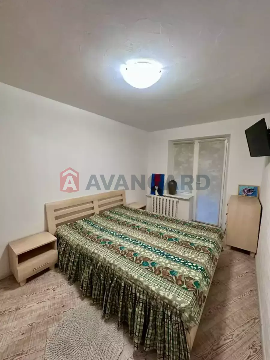 3 ����. ��������, 65/-/9 ��. �., 3/9 ���� ���� 18