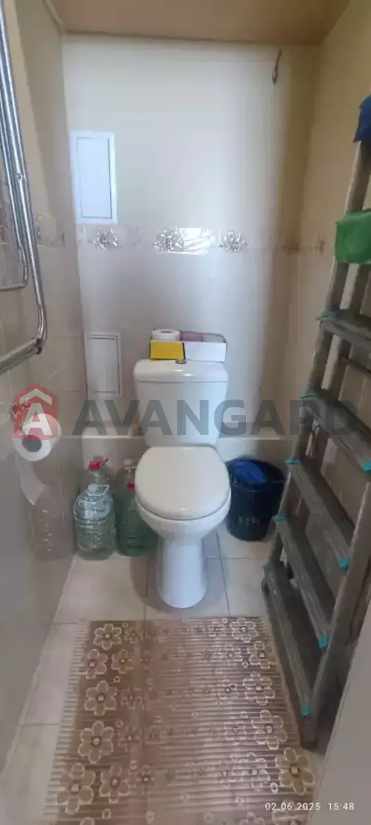3 ��. ��������, 76/-/10 ��. �., 8/10 ������ ���� 10