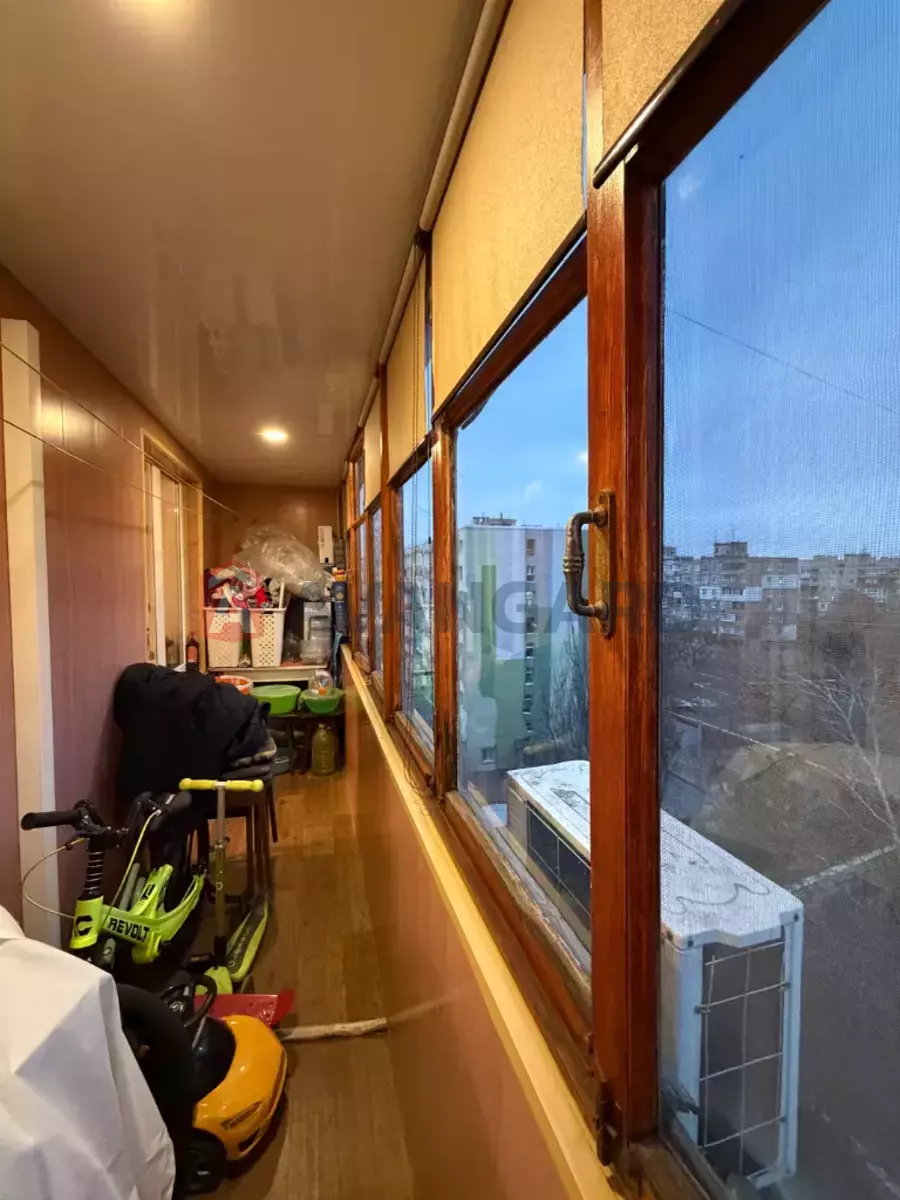 1 ��. ��������, 33/17/10 ��. �., 8/9 ������ ���� 7