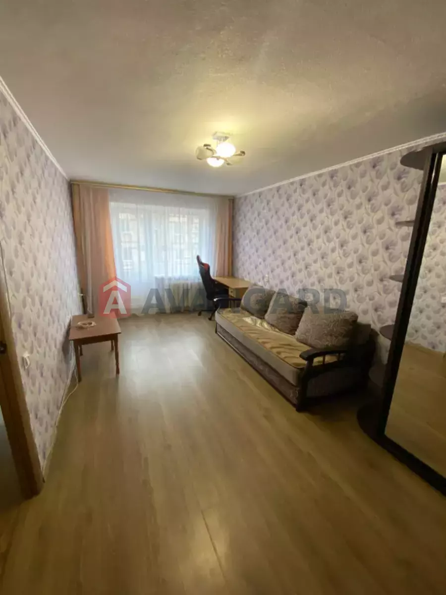 1 ��. ��������, 30/17/5 ��. �., 3/5 ������ ���� 3