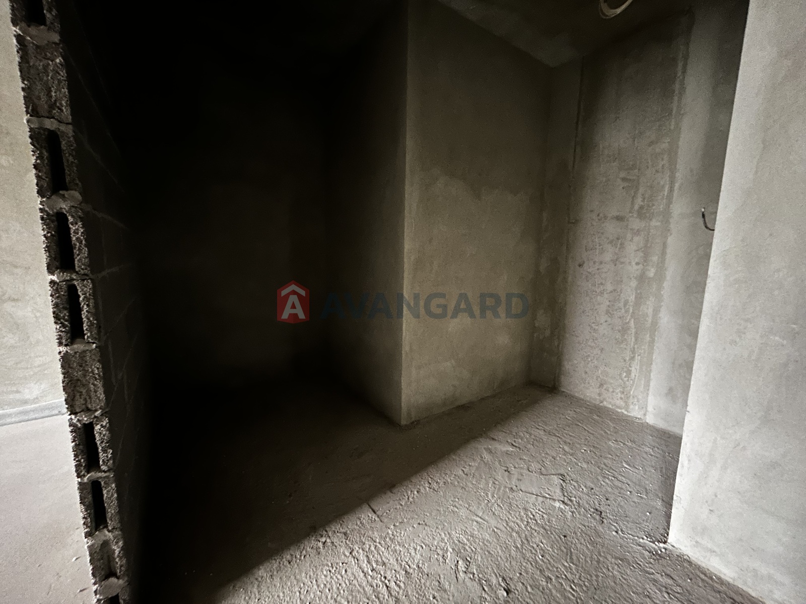 1 ��. ��������, 42/16/12 ��. �., 10/10 ������ ���� 7