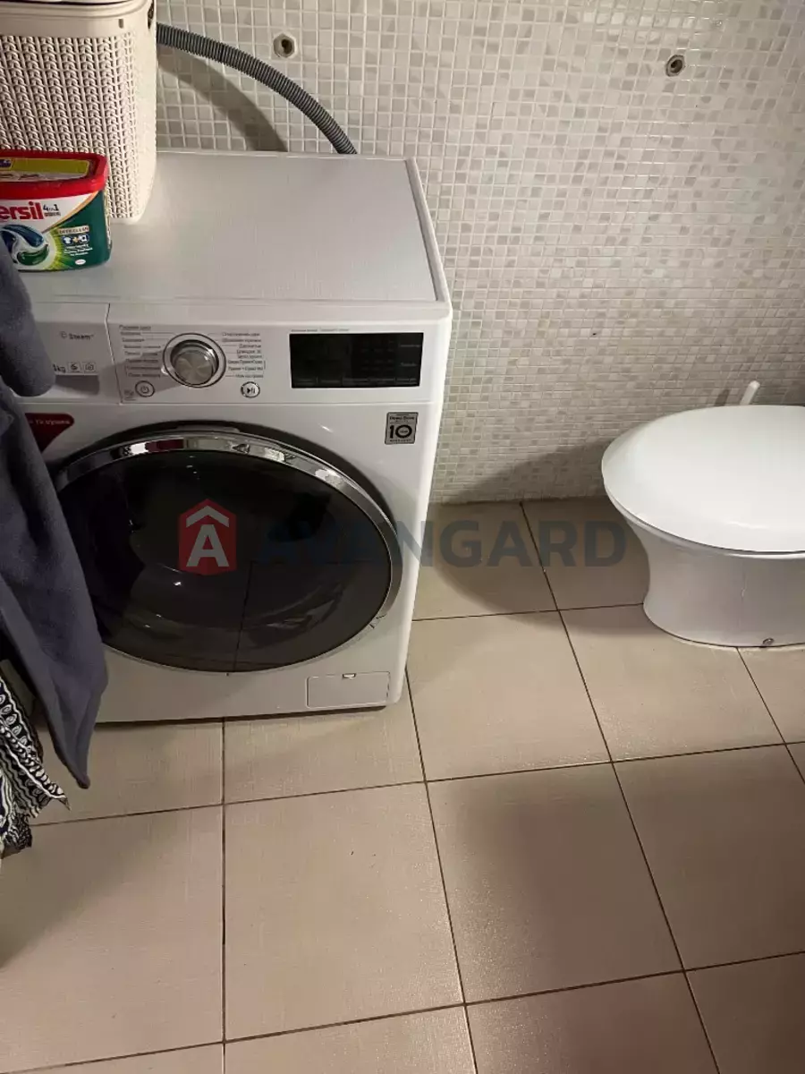 3 ����. ��������, 100/-/- ��. �., 1/5 ���� ���� 11