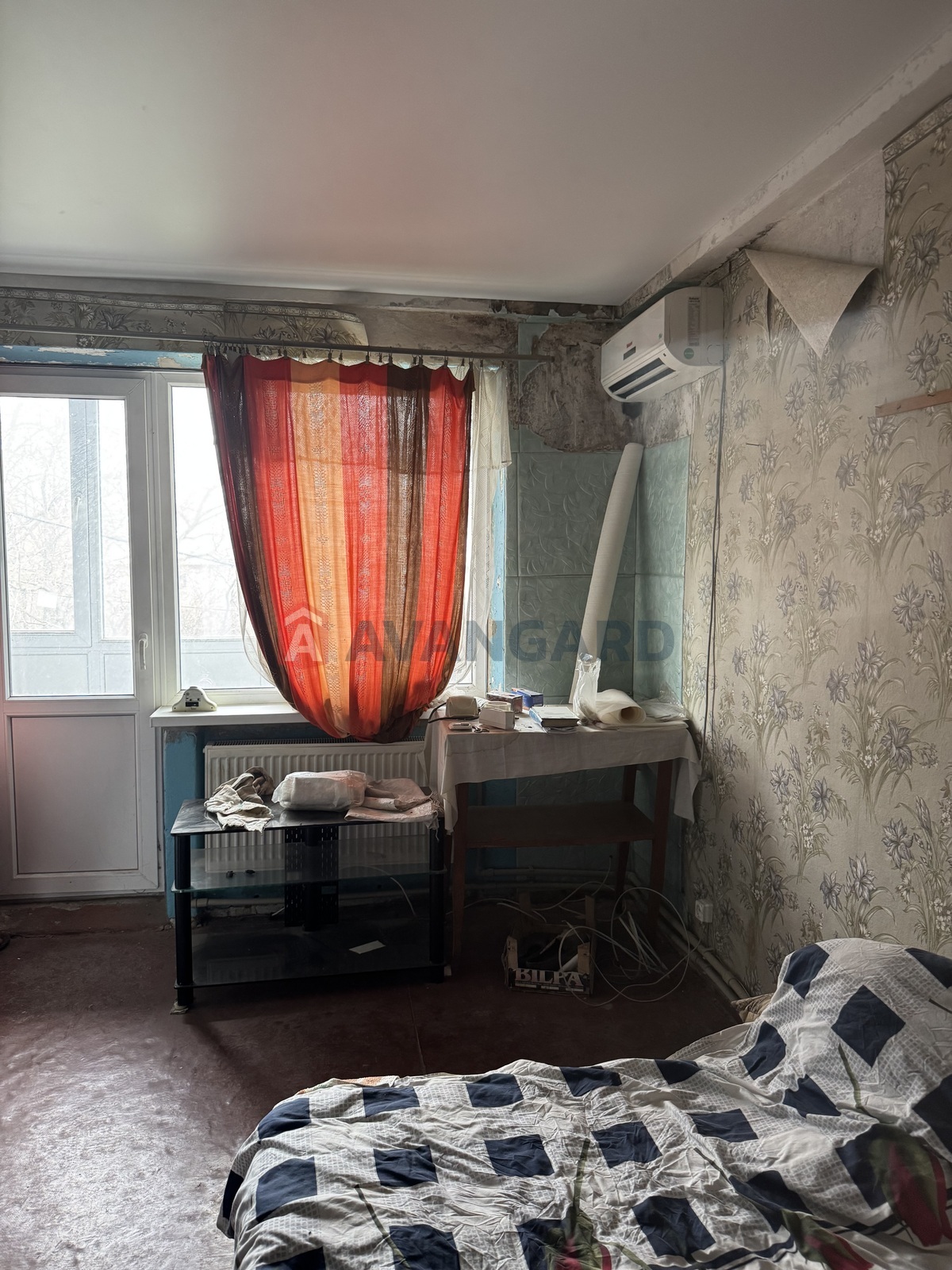 1 ��. ��������, 32,8/14,8/8,6 ��. �., 3/5 ������ ���� 2