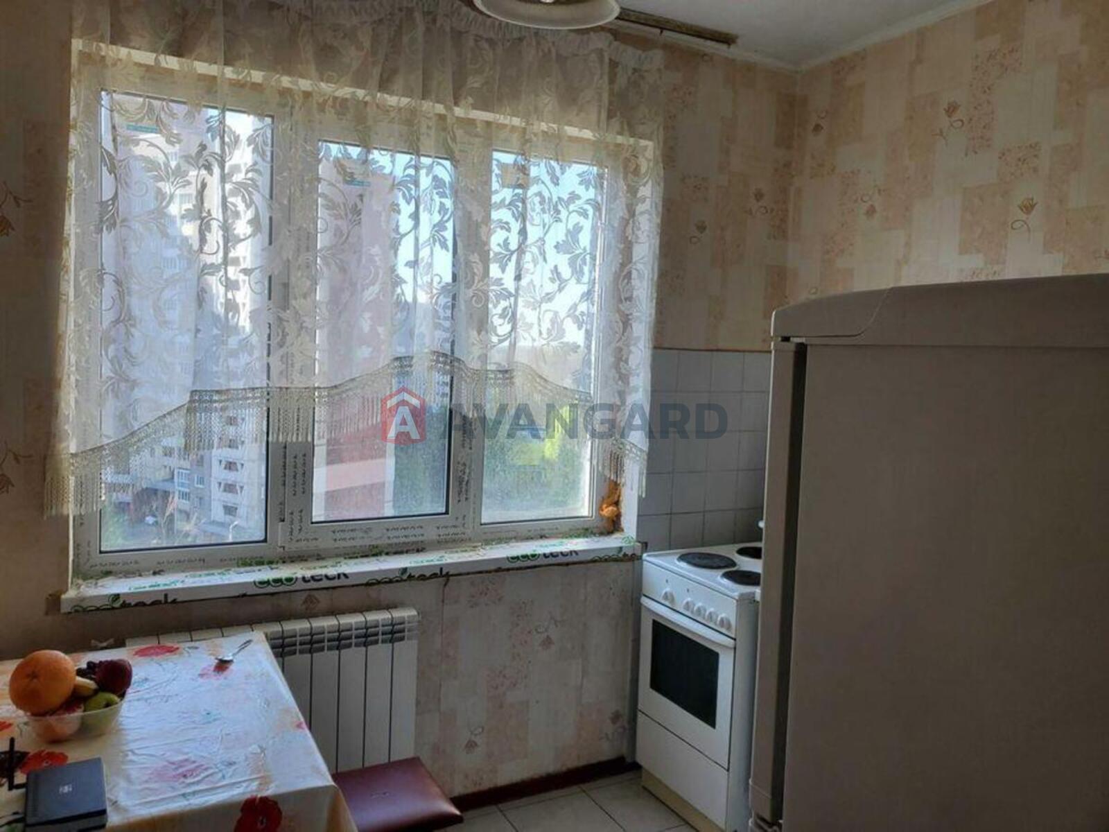 1 ��. ��������, 36/-/8 ��. �., 10/22 ������ ���� 11