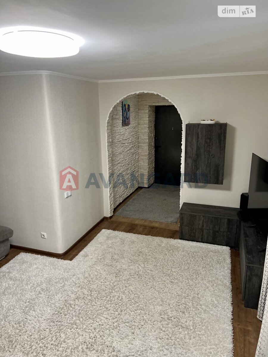 3 ����. ��������, 110/45/18 ��. �., 4/5 ���� ���� 15