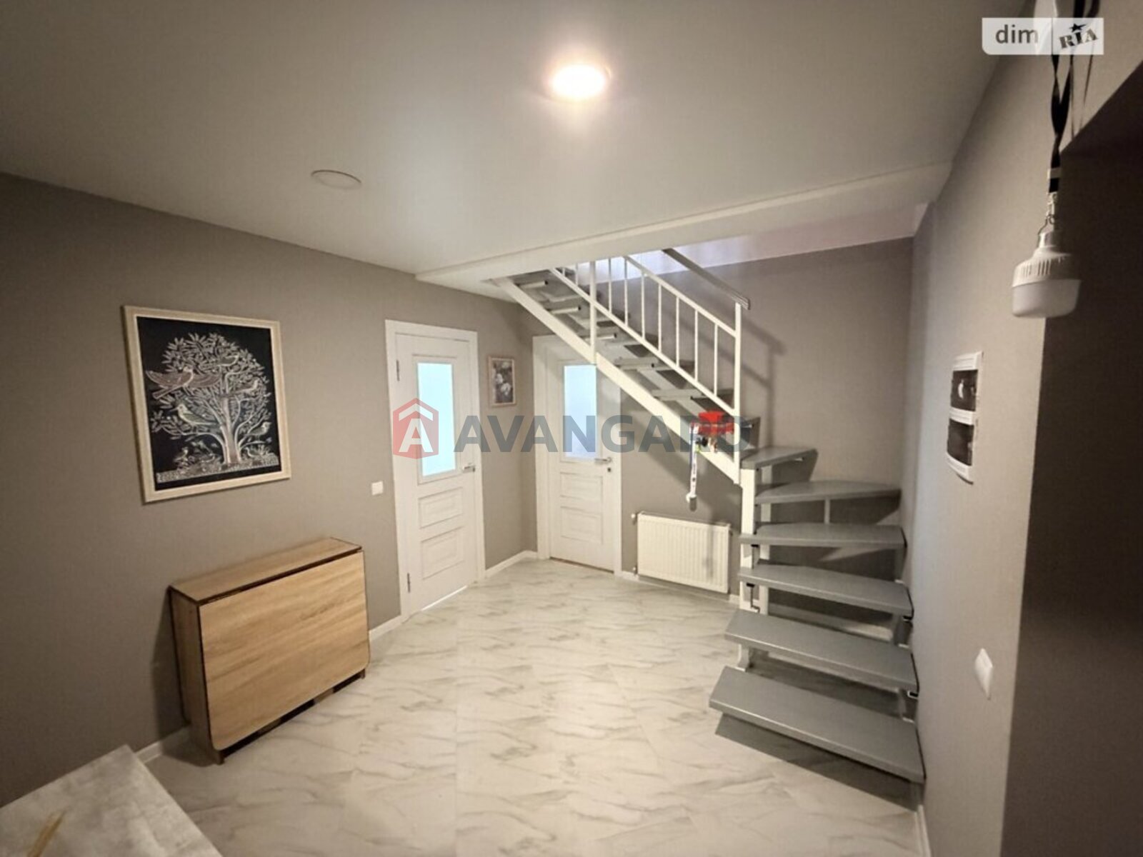 4 ��. ��������, 124/74/19 ��. �., 10/11 ������ ���� 4