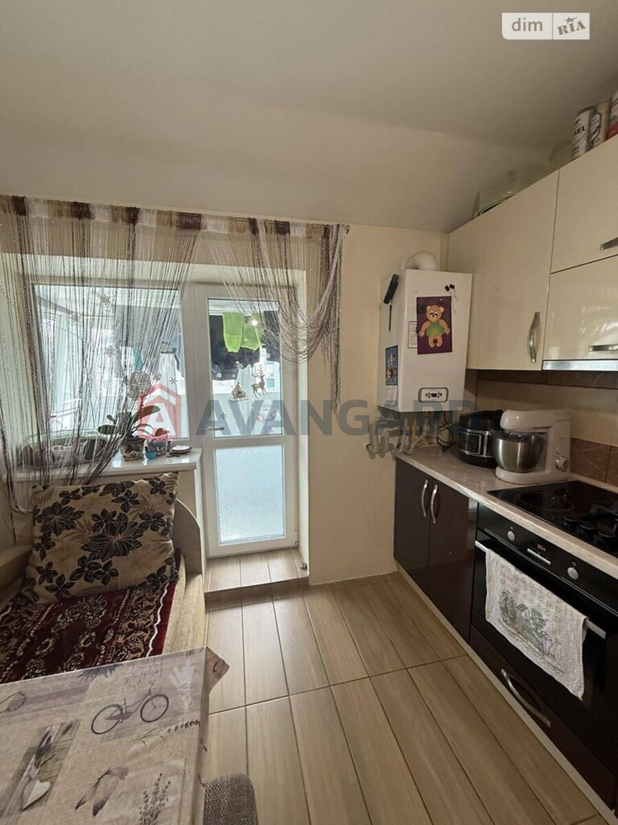 1 ����. ��������, 40/18/12 ��. �., 5/5 ���� ���� 18