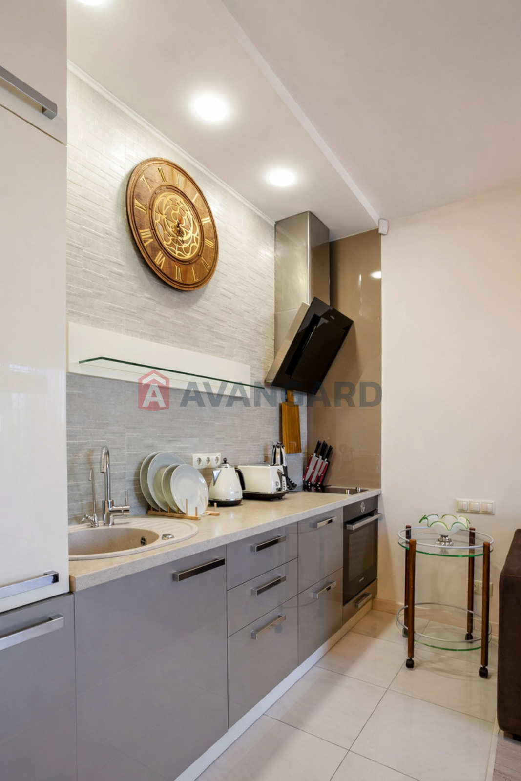 1 ��. ��������, 34/18/5 ��. �., 5/5 ������ ���� 7