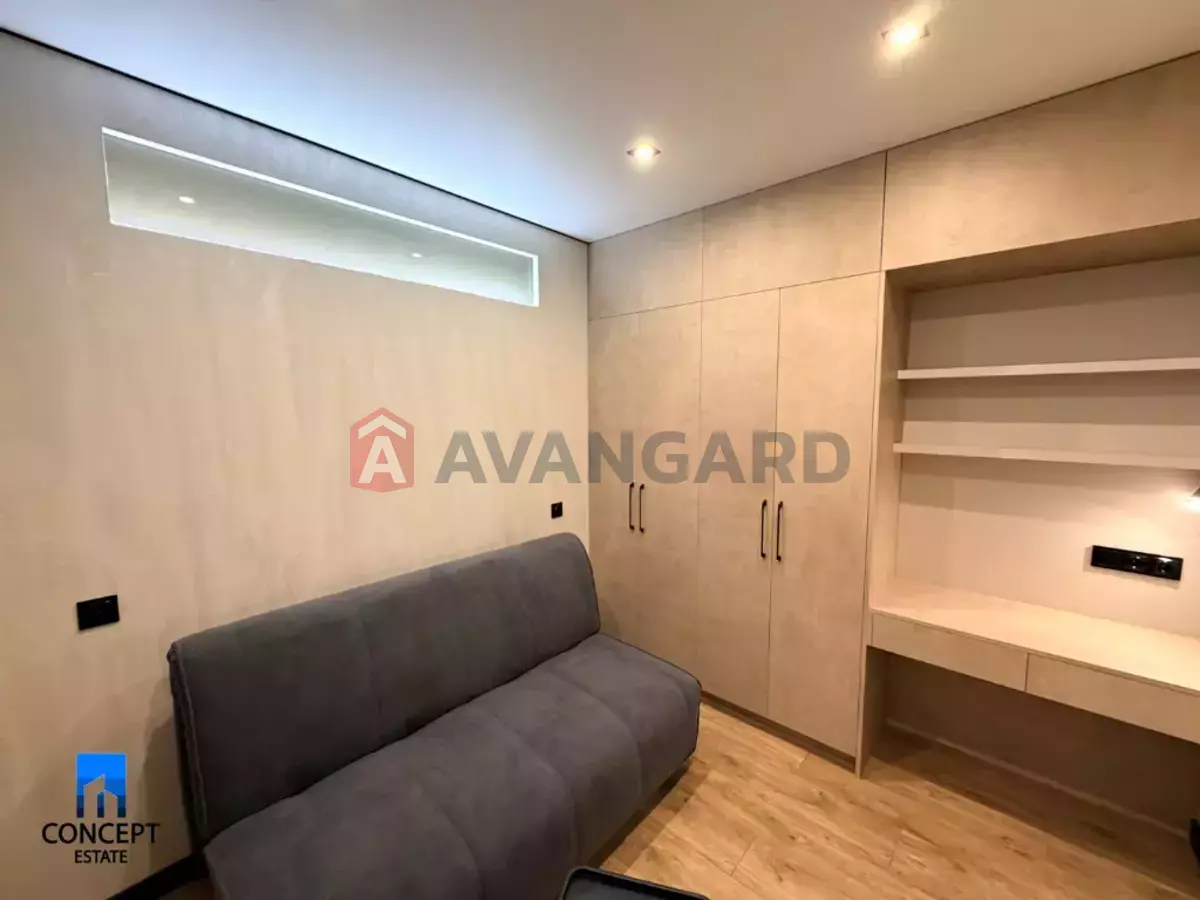 2 ��. ��������, 52/-/- ��. �., 8/10 ������ ���� 8