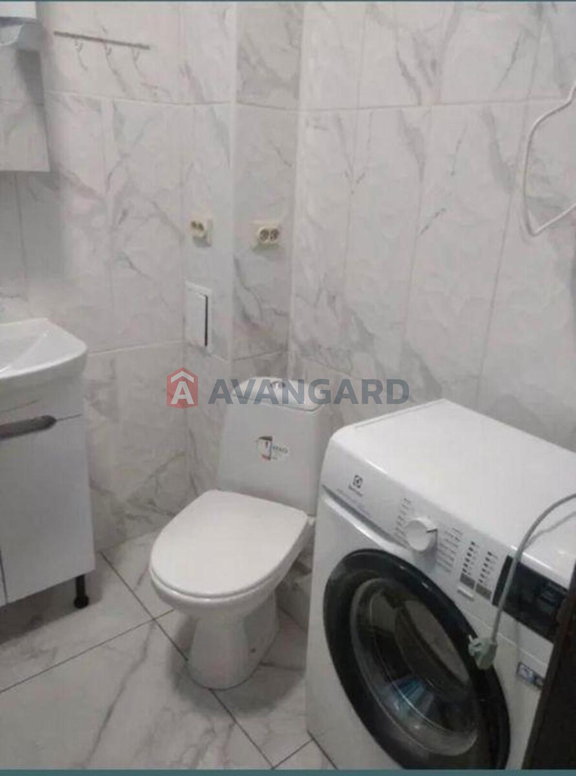 1 ��. ��������, 28/-/8 ��. �., 1/12 ������ ���� 8