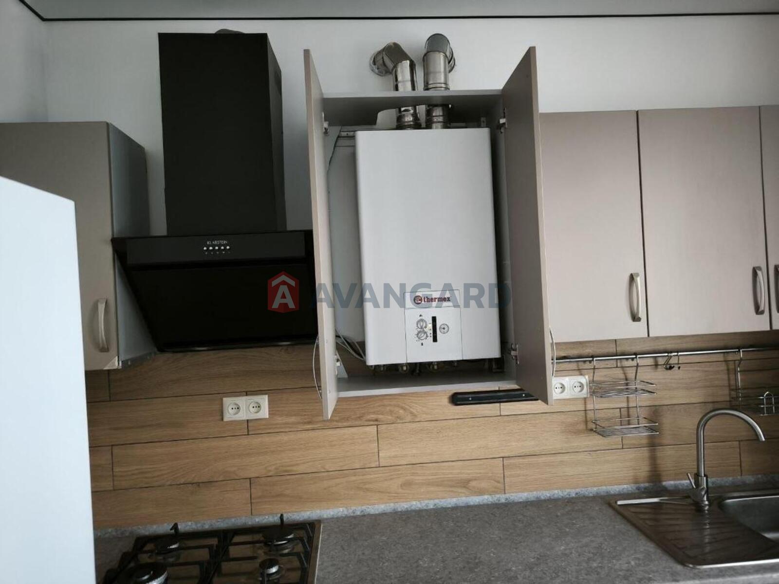 1 ��. ��������, -/-/- ��. �., 9/11 ������ ���� 9