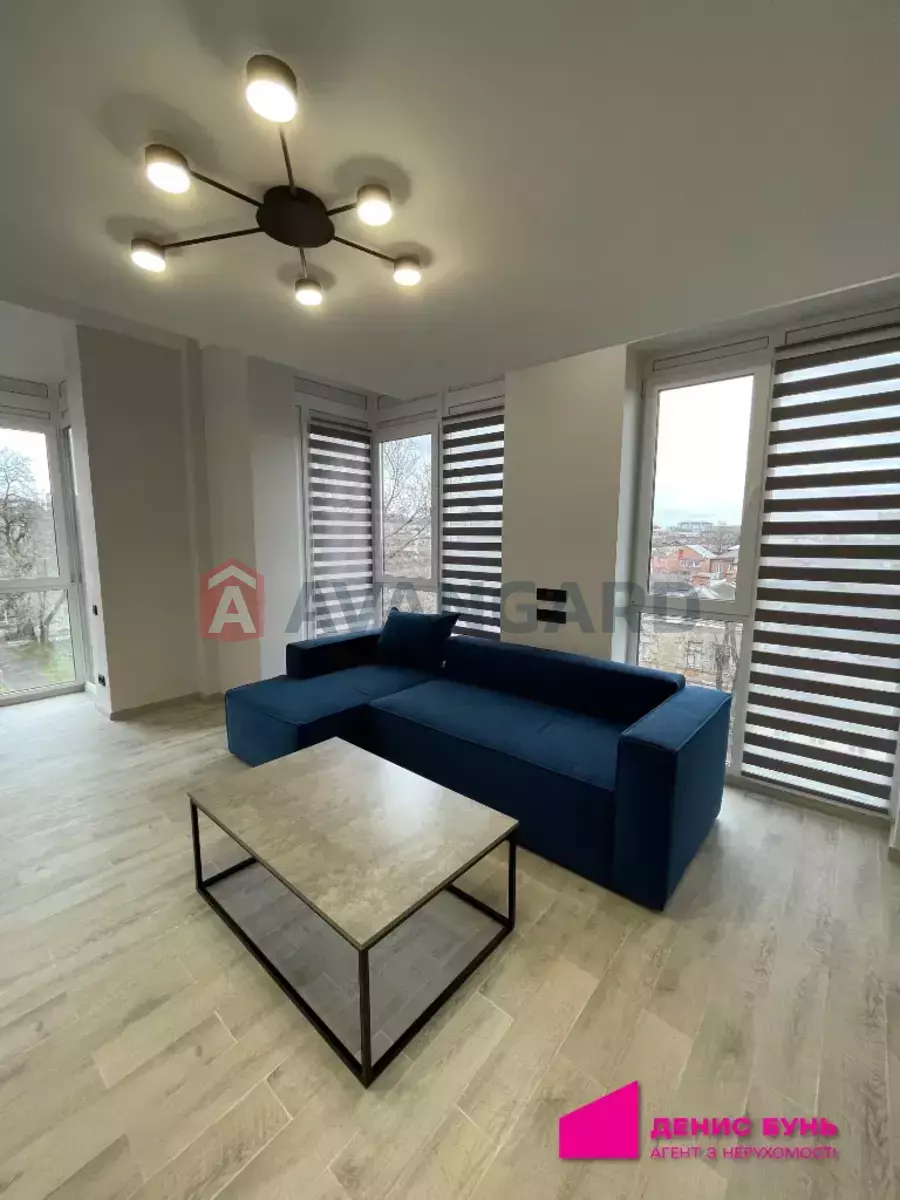 1 ��. ��������, 63/-/- ��. �., 5/5 ������ ���� 9