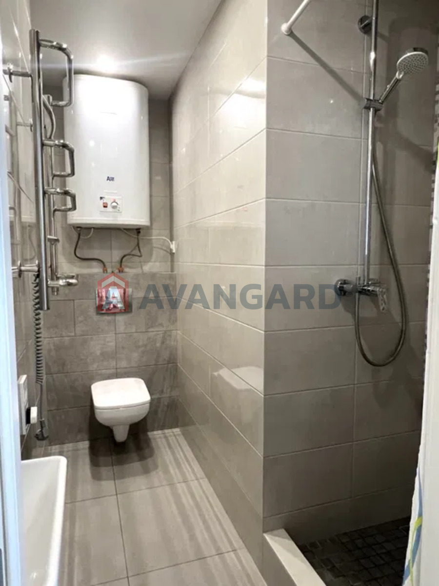 3 ��. ��������, 83/-/15 ��. �., 22/25 ������ ���� 18