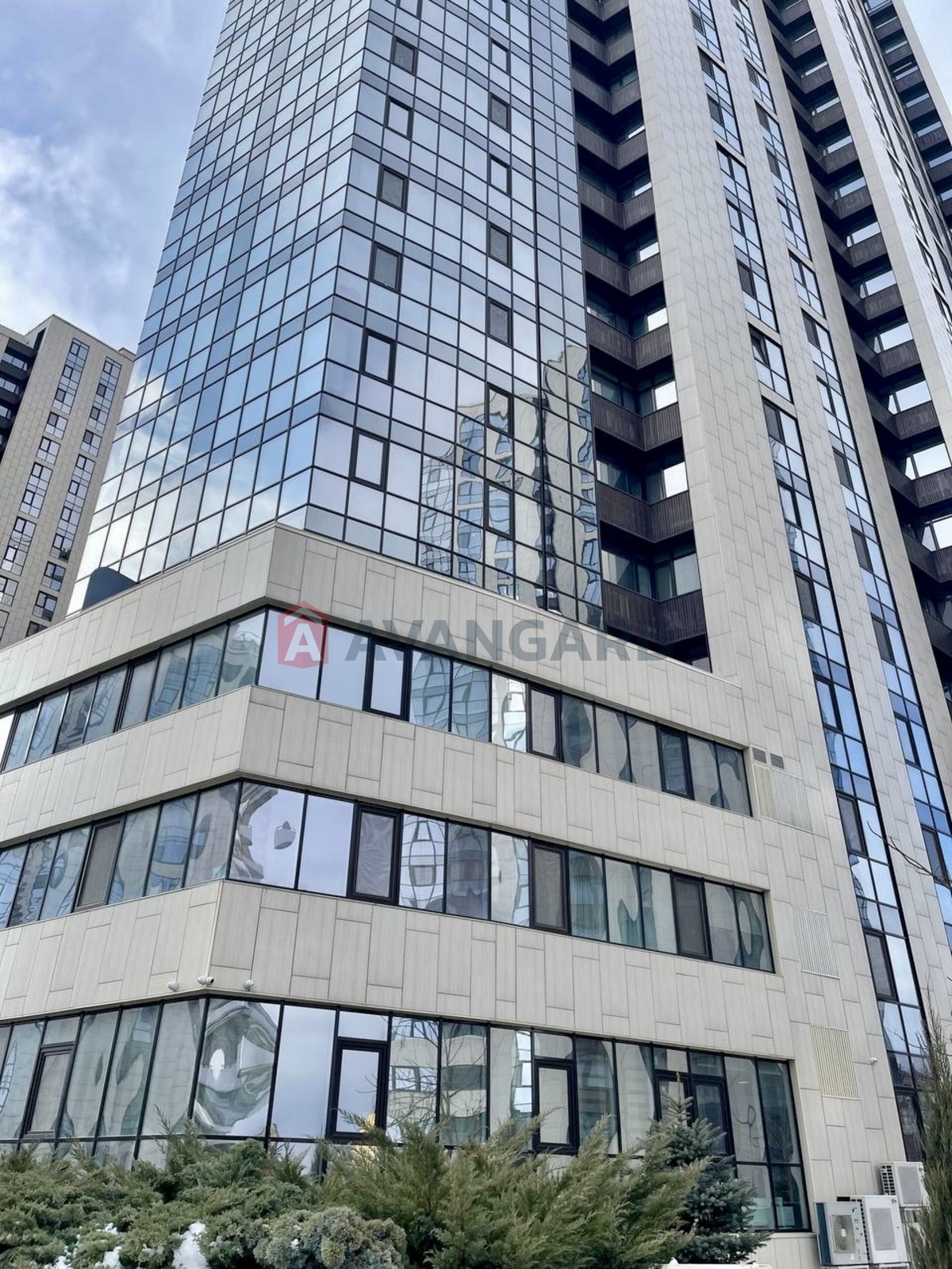 3 ��. ��������, 82/60/12 ��. �., 4/25 ������ ���� 16