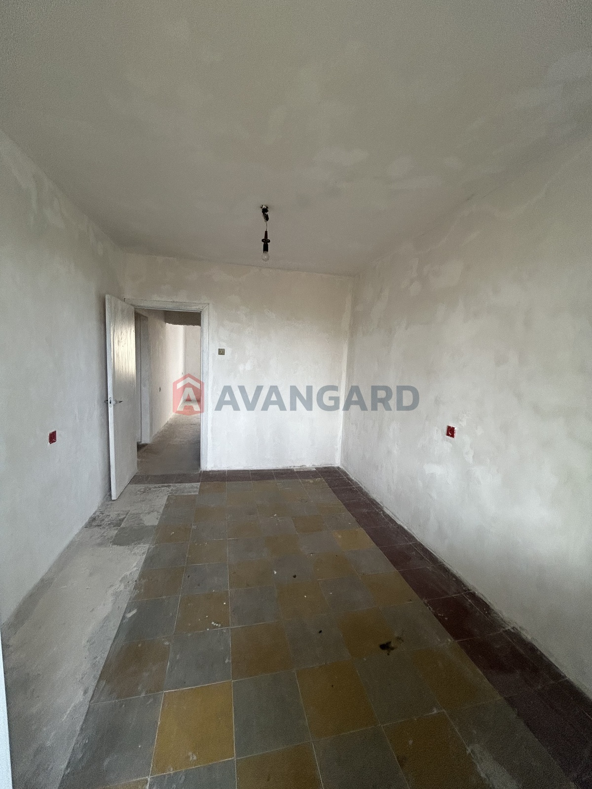 3 ��. ��������, 65,3/38,4/8,8 ��. �., 5/9 ������ ���� 16