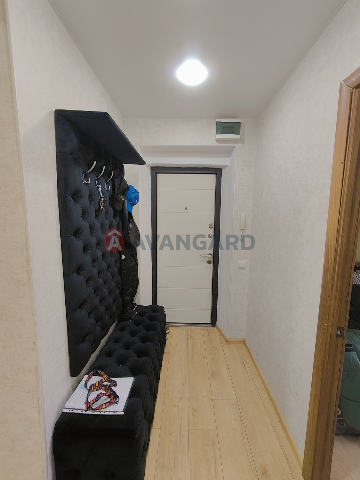 3 ��. ��������, 66/42/10 ��. �., 5/5 ������ ���� 9