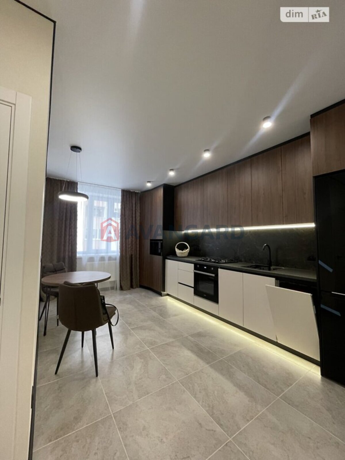 1 ��. ��������, 46/15/18 ��. �., 3/10 ������ ���� 9